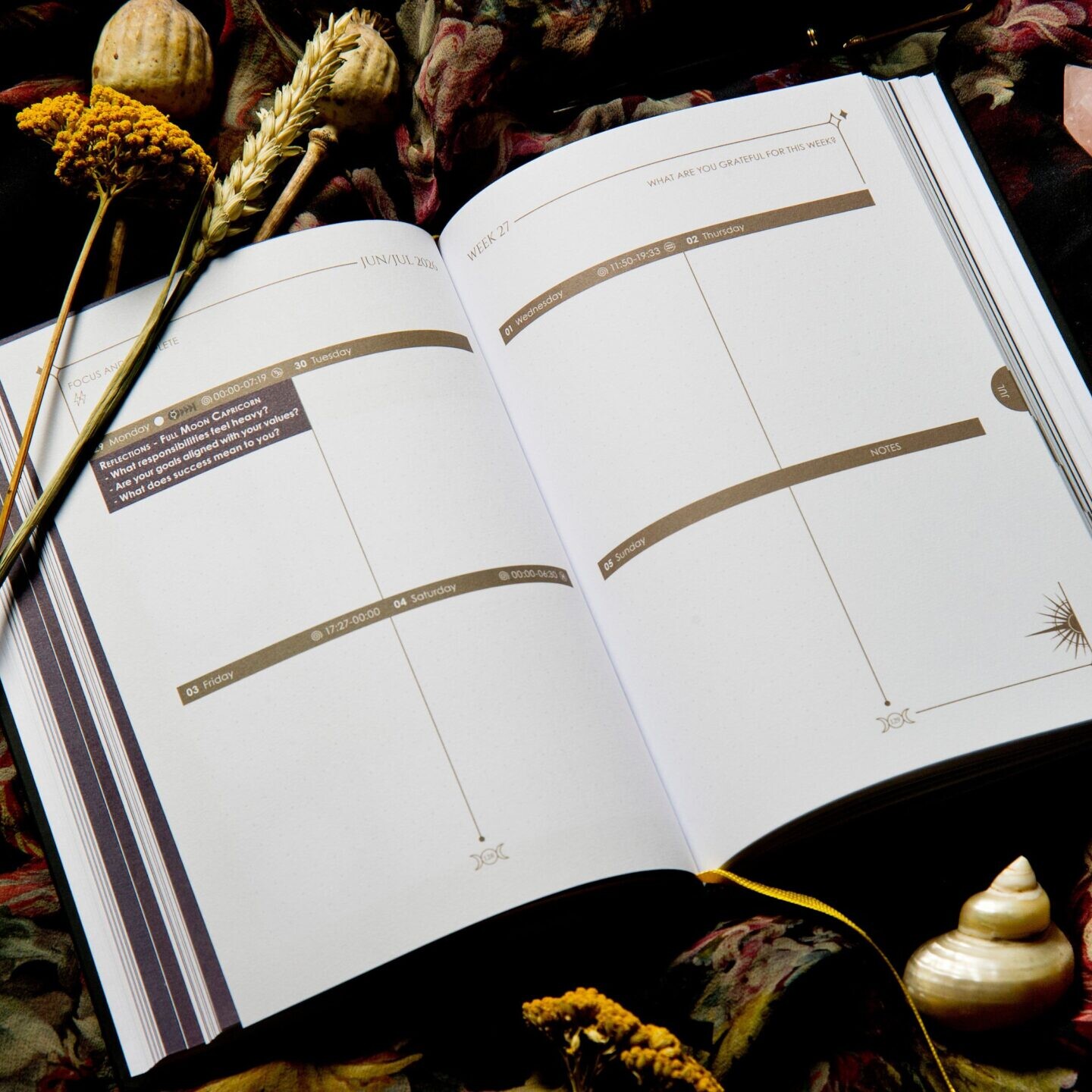 Cosmoplanner 2026 Moon Phases Weekly Layout